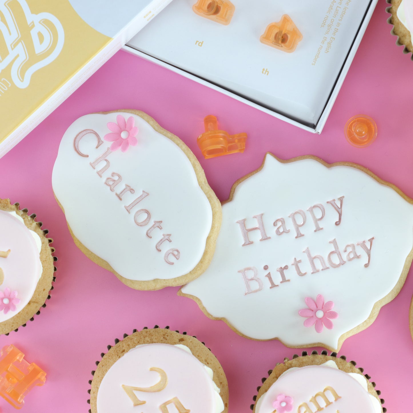 PME Fun Fonts – Cupcake & Cookie Stempel-Set – 66-teilig
