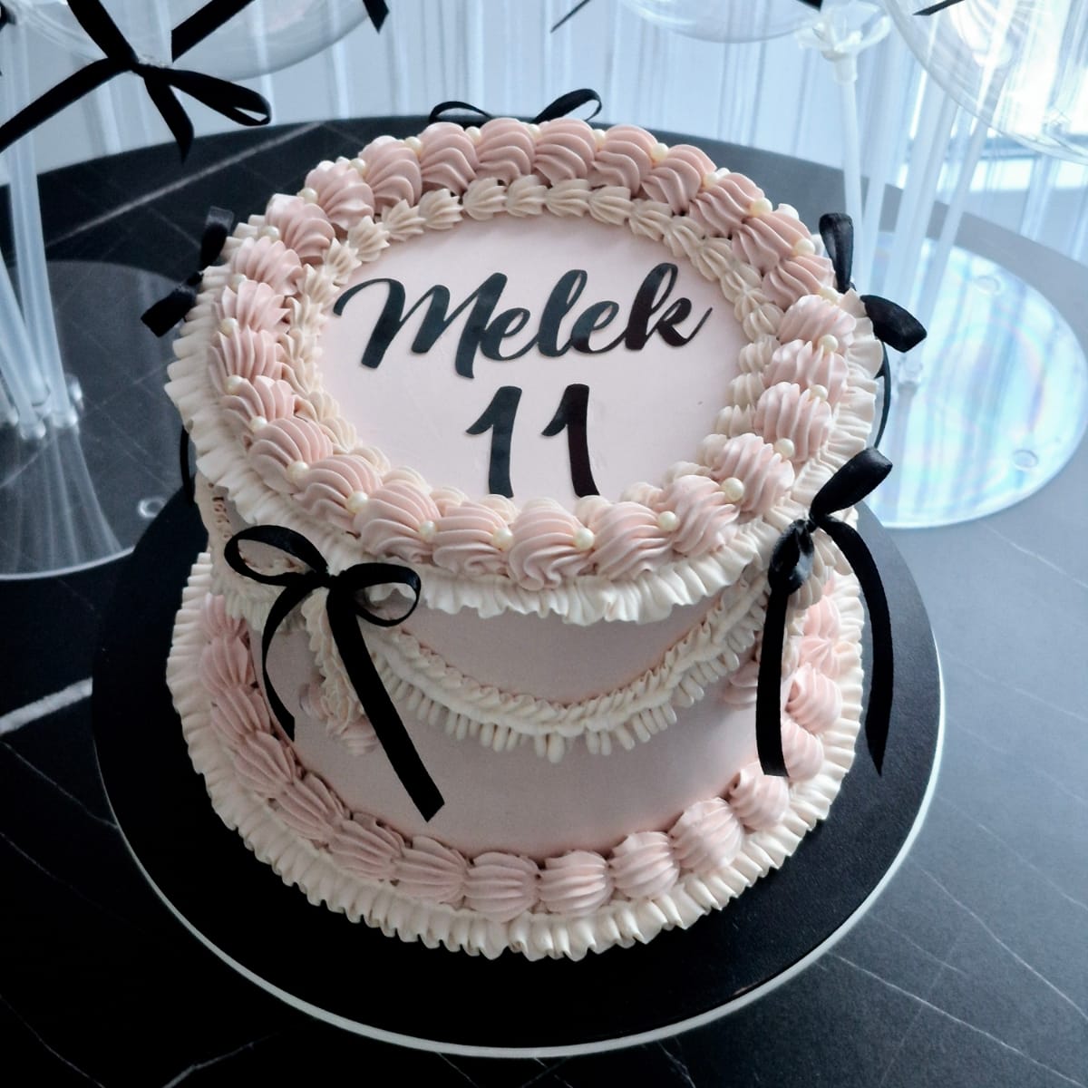 Personalisierter Topper mit Name und Zahl